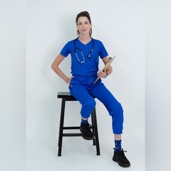 EXTRA SMALL Size Drifit Top and Jogger Scrub Set - Picture 9 of 13